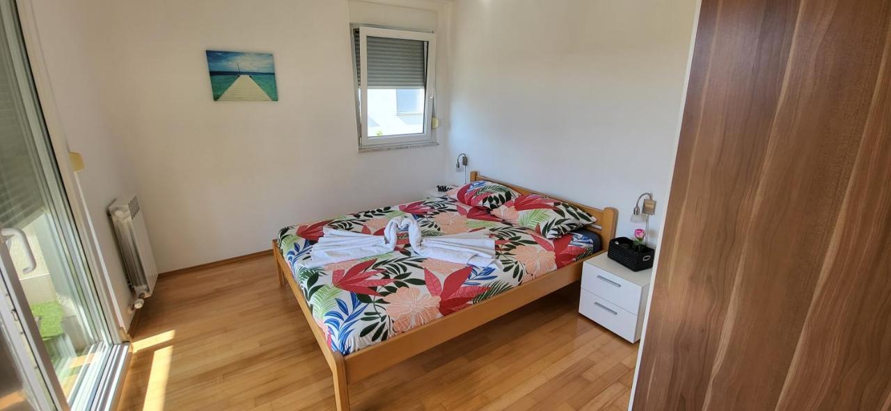 Apartment Summer Dream Punat Buitenkant foto